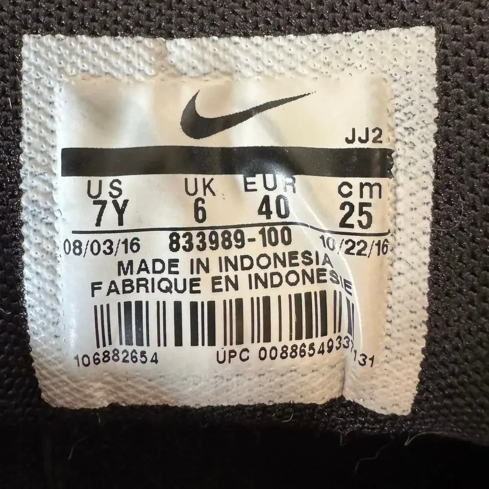 Nike Free RN Running Sneakers Youth 7 Women’s 7.5 Grey Black Athletic Gym Shoes